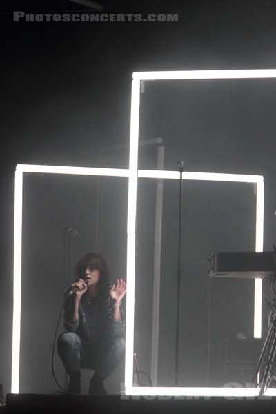 CHARLOTTE GAINSBOURG - 2018-08-25 - SAINT CLOUD - Domaine National - Scene de la Cascade - Charlotte Gainsbourg